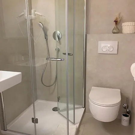 فندق مبيت وإفطار Dani 3*